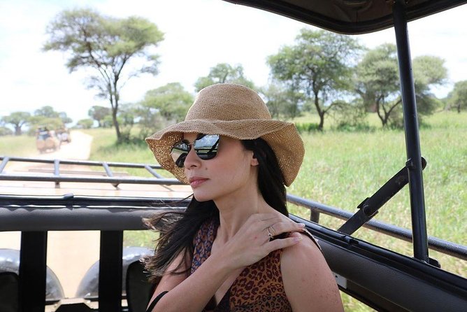 2 days Mid Range Safari in Ngorongoro and Tarangire Big 5 Parks - Guide quality is the real luxury on short safaris