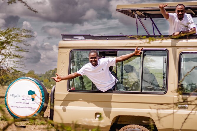 4 Day Ngorongoro Crater Tarangire and Serengeti National Park - Day 2 into Serengeti: travel via Manyara and the Rift Valley escarpment