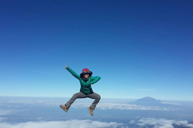 8 Day Kilimanjaro Private Climb via Lemosho Route - Day 4: Lava Tower, altitude symptoms, and Barranco Camp at 3,950m