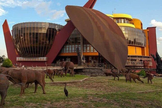 Arusha city tour - Kilimanjaro Golf and Wildlife Estate: luxury views with wildlife odds