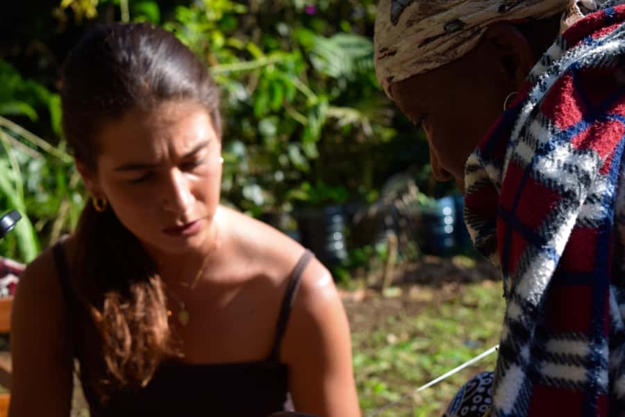 Arusha: Maasai-style Beaded Jewelry Lesson - Brunch option at a local home, with dietary needs covered