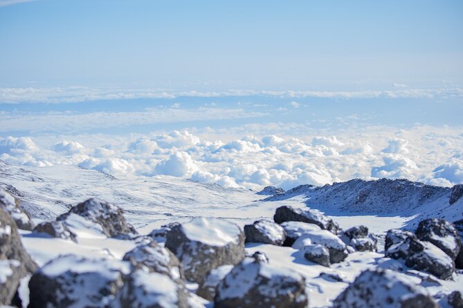 Climbing Kilimanjaro - Marangu Route - Day 3 across the saddle: moonscape vibes and altitude awareness