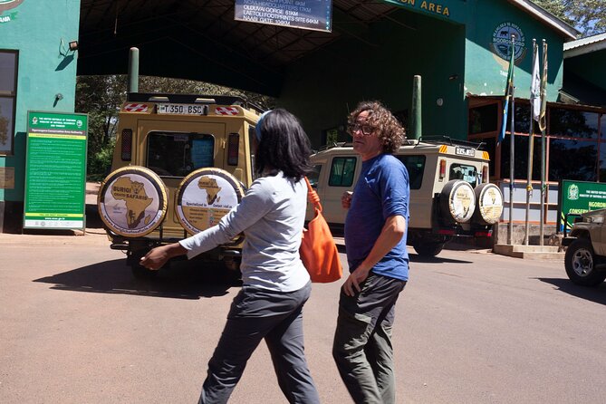 Common 5 Days Tanzania Serengeti Big 5 Private Safari | BURIGI CHATO SAFARIS - Vehicle, guide, and the small things that change big-cat days