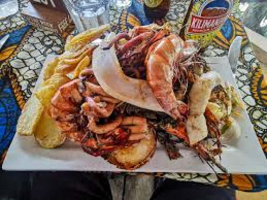 Day trip to the Rock Restaurant & relax on mtende beach - Ocean-rock eating and beach calm in 6 hours
