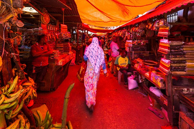 Evening Guided Tour With Local Food (Test of Zanzibar) - Forodhani Gardens at 6:00 pm: the best way to start Stone Town nights