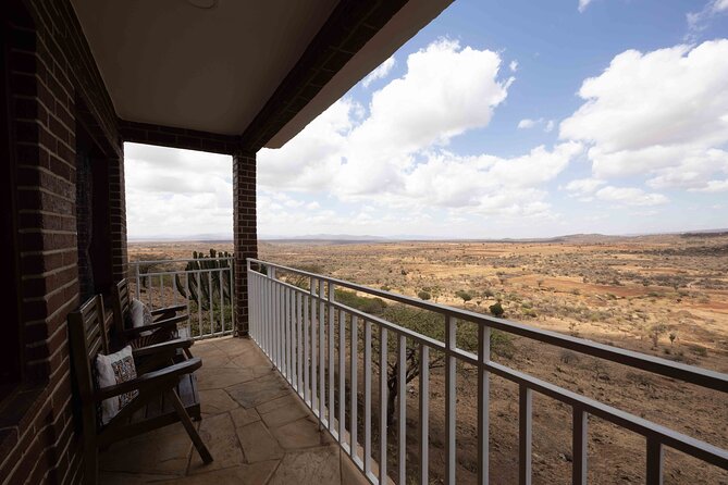 From Arusha: 6 Day Classic Game Drive Serengeti & Ngorongoro - Ngorongoro Crater day: the Big Five bowl and the best lookout effect