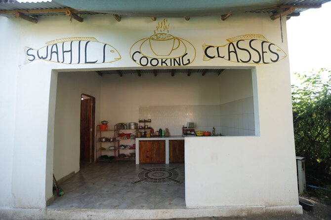 Half-Day Kuza Cave Swimming Adventure and Cooking Class - Lunch at 11:30 am: open-plan cooking with Zanzibar spices