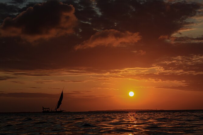 Luxury NAKUPENDA SANDBANK and SPICE FARM TOUR ( Lunch included ) - Boat-to-sand logistics that make the day smoother