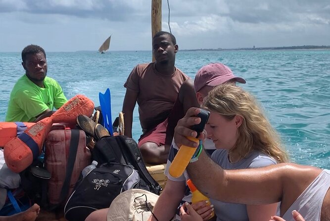 Luxury Swimming with DOLPHINS IN MNEMBA and LUNCH - Beach Lunch Included: Great, But Check Your Expectations