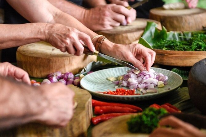 Mnemba Dolphin Tour, Cooking Class, Spice Tour, Horseback Riding - Jambo Spice Farm: 500 Plants, and the Story Behind Clove, Nutmeg, and Cinnamon