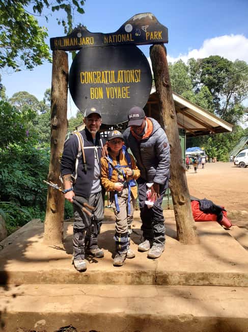 Moshi: Kilimanjaro Climb Marangu Route Guided Tour - Mandara Hut and Maundi Crater: Lunch Views and Quick Break