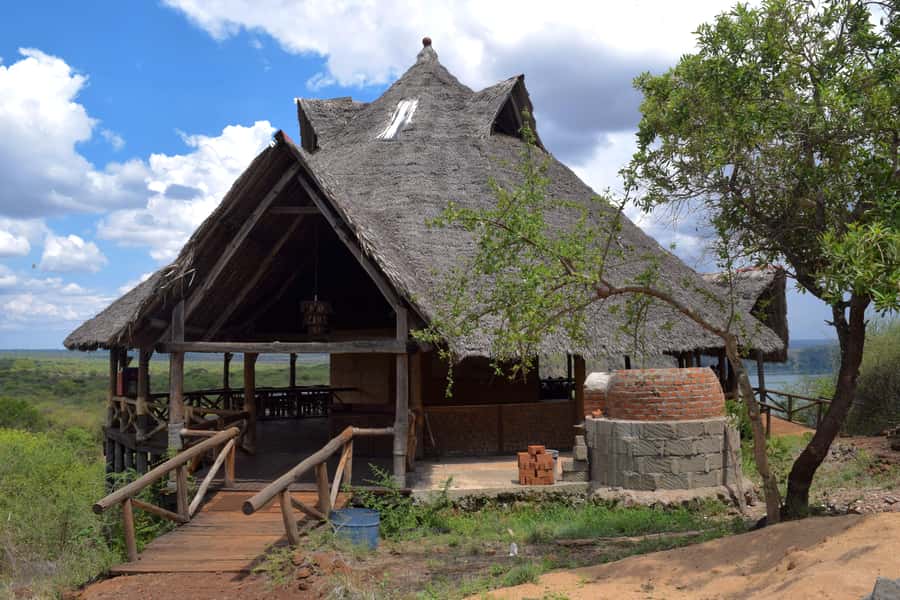 Moshi: Lake Chala Tour: Hiking &/or Kayaking - Lunch in a lakeside pavilion: refuel with a border view