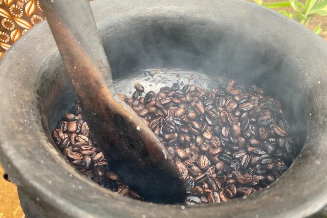 Organic Coffee Tour and Local Food Experience in Arusha - Bonfire local food and clay-pot cooking