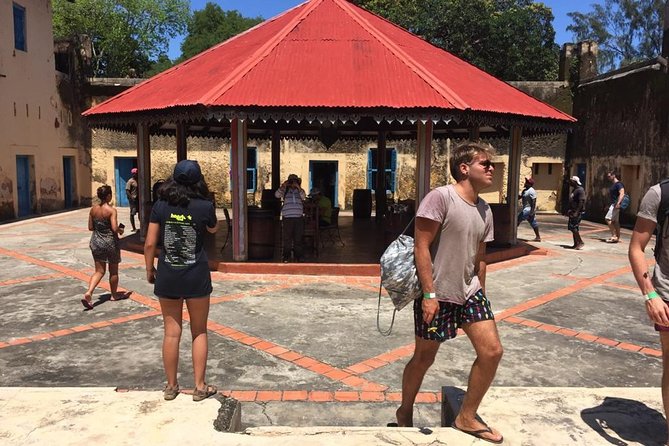 Prison Island and Nakupenda Private tour - Full day + Seafood Buffet - The beachfront seafood buffet: included lunch, not a menu lottery