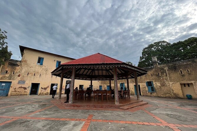 Prison Island And Nakupenda Sandbank Excursion - Getting there from Forodhani, and what that means for your day
