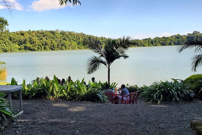 Private Canoe or Hike Tour on Lake Duluti - Practical tips to keep your afternoon comfortable