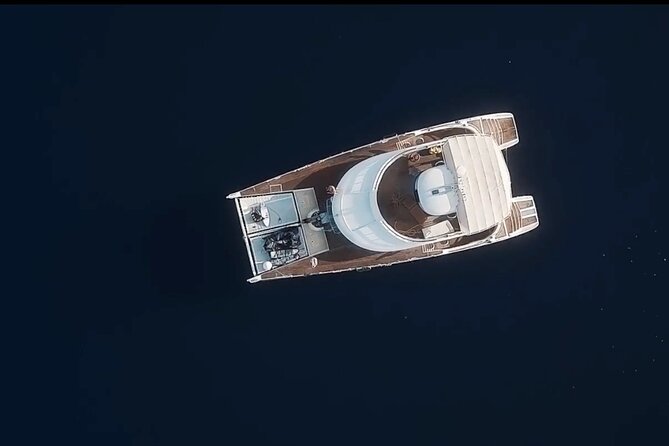 Private Catamaran - Stone Town Islands & Sandbanks (8 hrs) - Crew and service: Captain Lorne and the team that make the day feel smooth