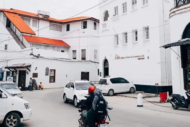 Private Half Day Stone Town Walking Tour - Old Fort area to Darajani Market: where you see Stone Town as a living place
