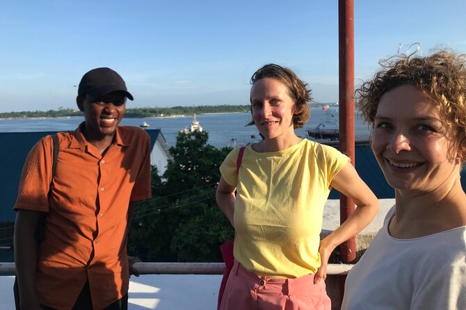 Private Tour in Historical Dar es Salaam with Lunch - Churches, Askari Monument, and Ngazija Mosque: Faith and Colonial Footprints