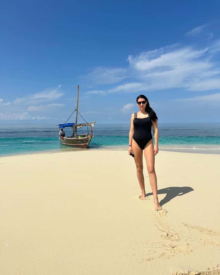 SAFARI BLUE ZANZIBAR : PRIVATE TRIP - The sandbank stop: photos, a walk, and a different kind of swimming