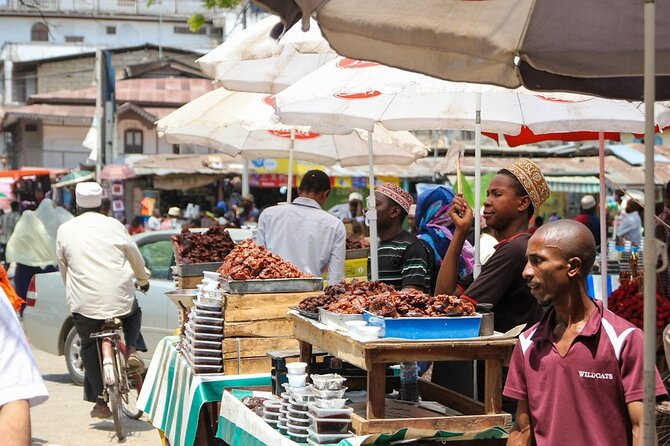 Stone Town Guided Historical Walking City Tour - Bayt al Ajāyib, the House of Wonders, and how to read the building