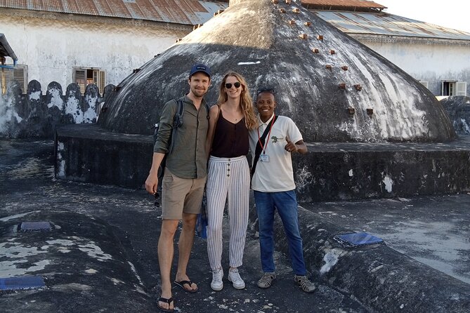 Stone Town Historical Walking Tour - Stop 2: The Old Fort (Ngome Kongwe) and the Portuguese to Oman story