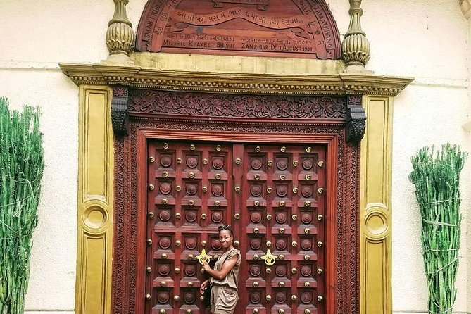 Stone Town Private Walking Tour - How to judge the guide on the day you book