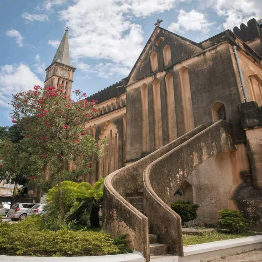 Stone Town Walking Tour with Female Guides - House of Wonders and Freddie Mercury: Two Stops, Two Types of Fascination