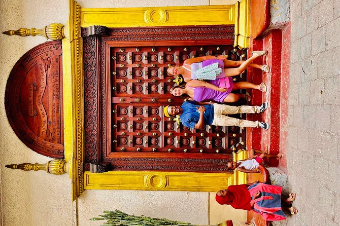 StoneTown Tours - Private Tour Pacing, Timing, and the Return to the Meeting Point