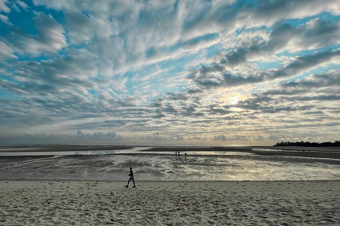 Sunrise Beach Walk with Picnic Breakfast Activity - Key things I think you’ll care about