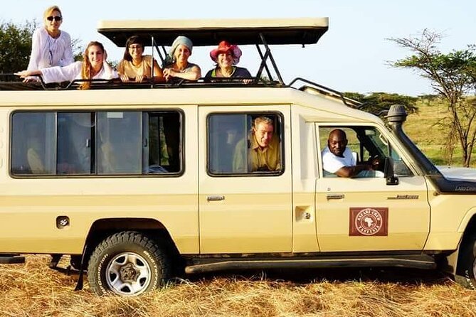 Tanzania Safari - The Great Migration in the North of the Serengeti and Lake Natron - Ngorongoro Crater: the wildlife bowl you can’t ignore