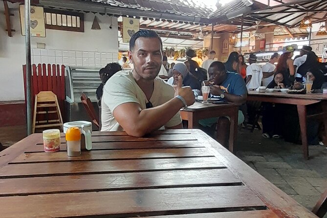 Walking City Tour in Zanzibar Island - Solo Travelers and Safety: Why the Guide Matters