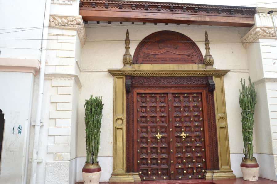 Zanzibar: 3 Hours Private Stone Town walking Tour with Guide - House of Wonders and Sultan Palace, Plus Forts and Door Details