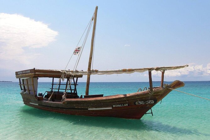 Zanzibar boat rental/charters - Onboard Life: Drinks, Music, and Crew Chemistry