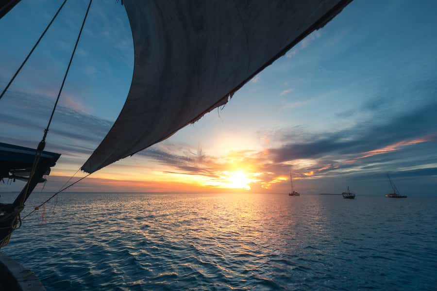 Zanzibar City: Sunset Sailing Tour with Snacks and Drinks - Getting to Old Fort, then out onto the sea