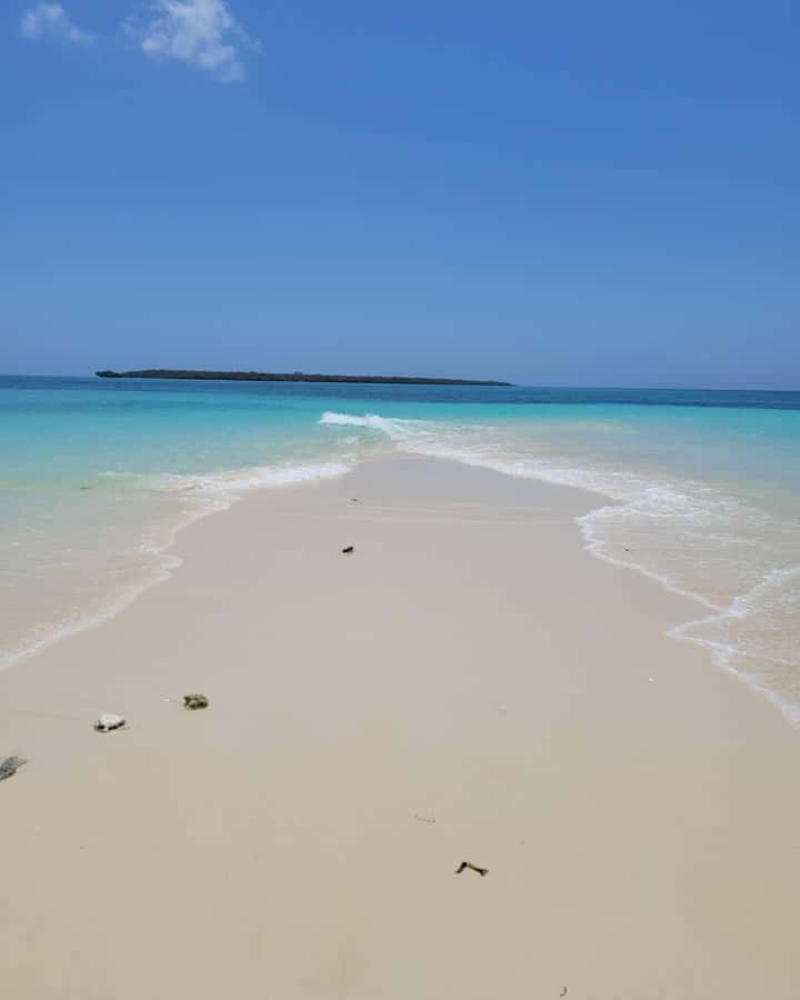 Zanzibar: Discover fullday snorkeling +sandbank BBQ - Transfers around Zanzibar, why the pickup list is a big deal
