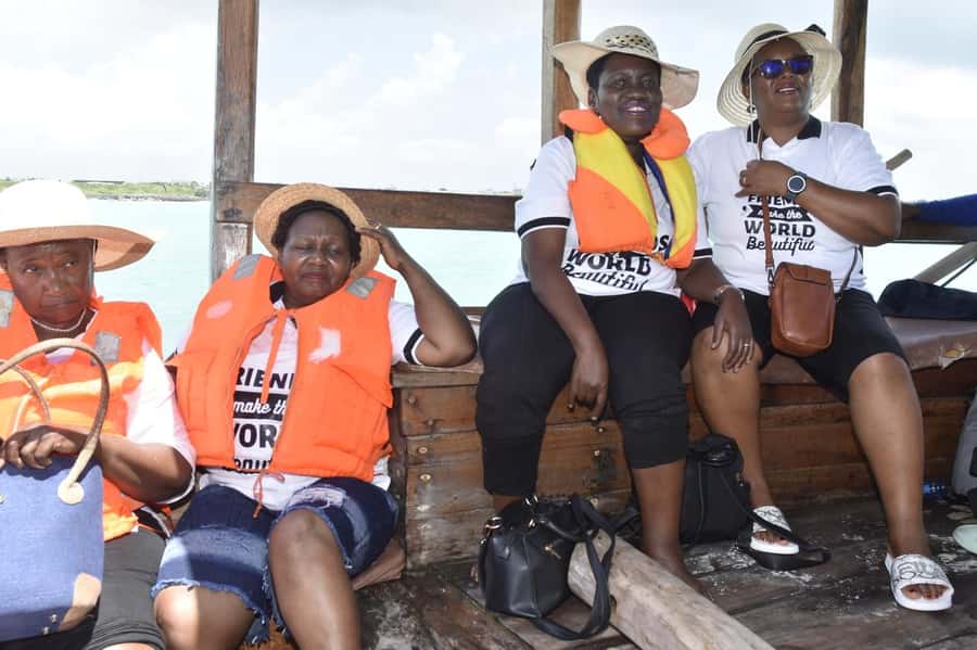 Zanzibar: Half Day Trip on Nakupenda with Prison Island - From Stone Town to the sea, in a half-day rhythm