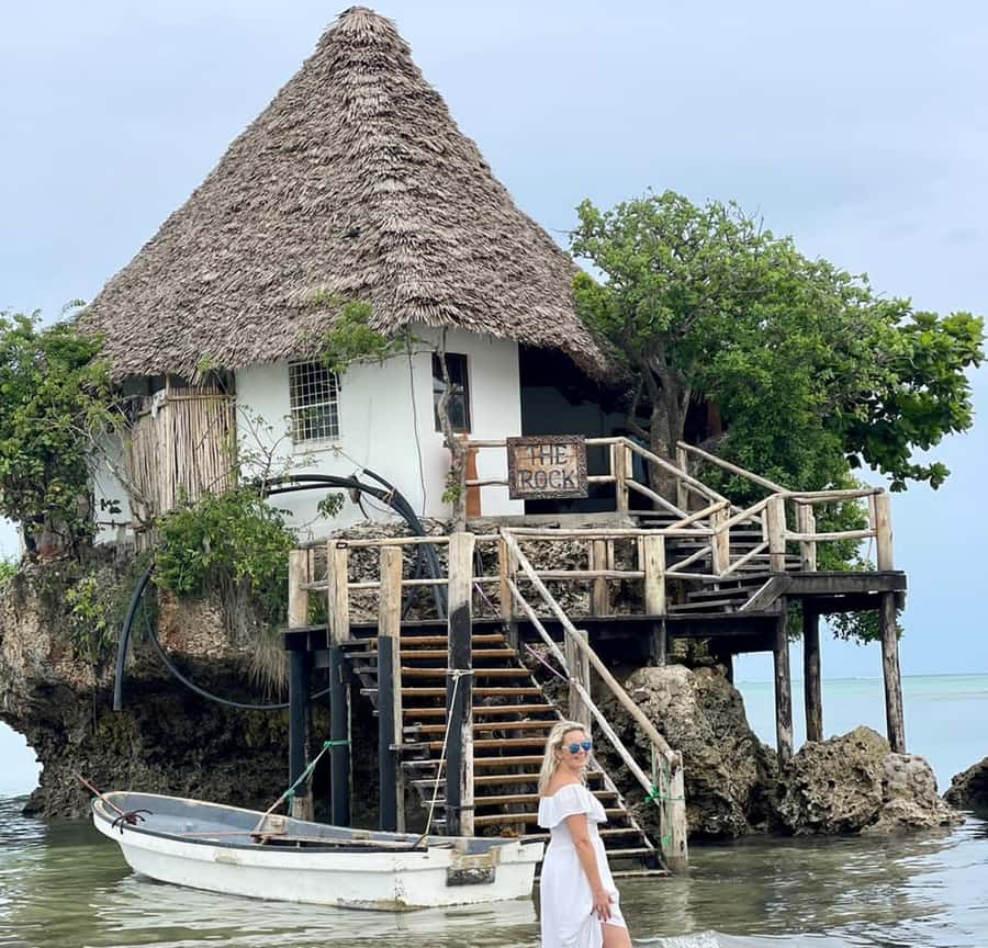 Zanzibar: Rock Restaurant and Cave Tour Visit - The Rock Restaurant stop, photos with an ocean backdrop