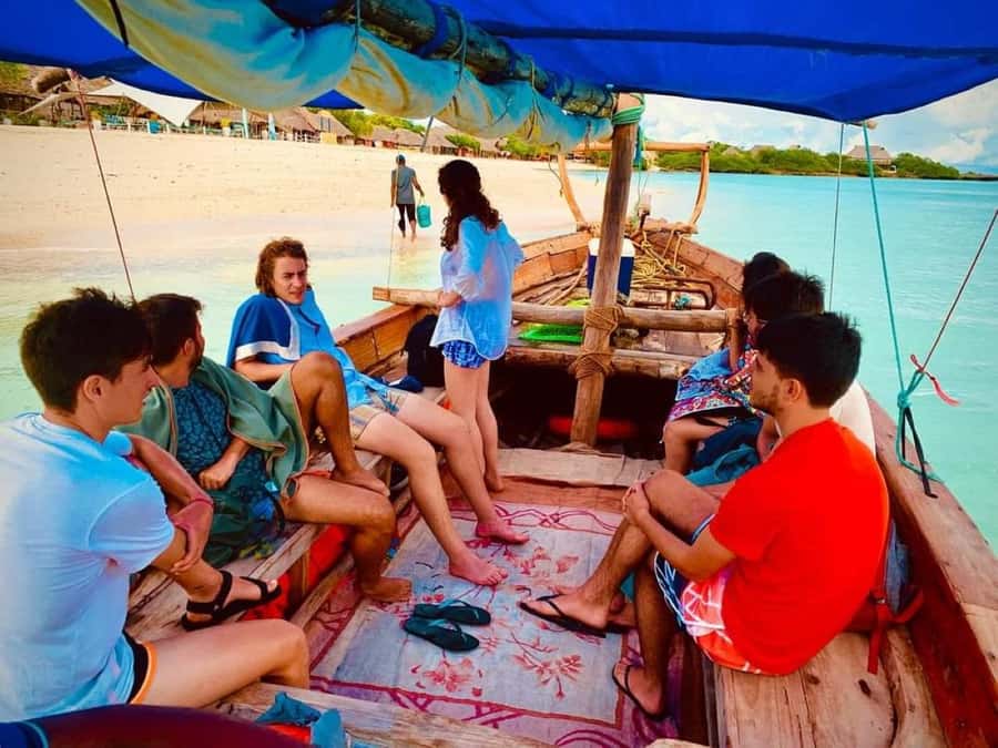Zanzibar: Safari blue tour - Hotel pickup, meeting, and the small-group feel