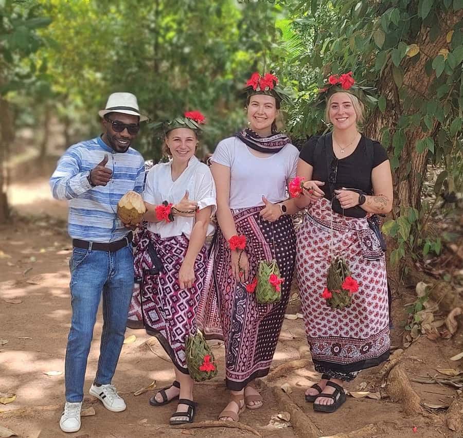 Zanzibar: Spice Farm Tour with Traditional Cooking Lesson - Touch, Smell, Taste: Meeting Clove, Nutmeg, Vanilla, and More