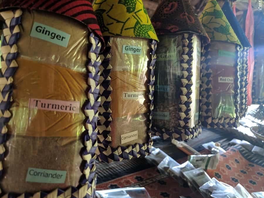 Zanzibar: Spice Farm Tour with Traditional Cooking Lesson - Shopping for Spices at the End: Cash Only and Smart Packing