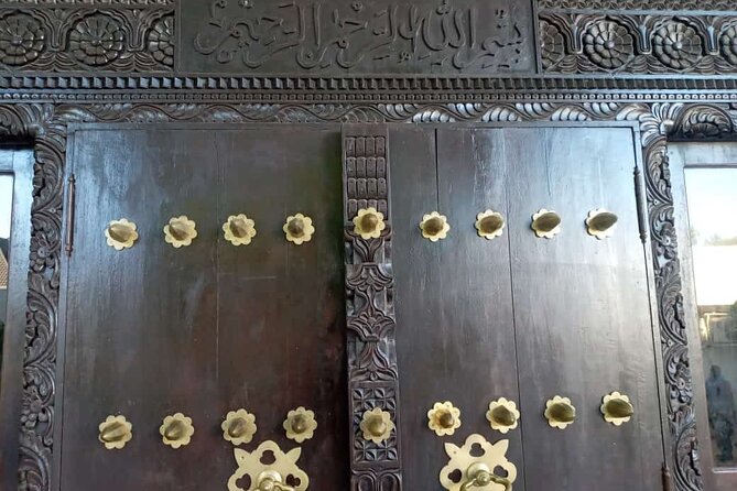 Zanzibar Stone Town Historical City Tour - How the guide turns stops into a story (often in Polish)