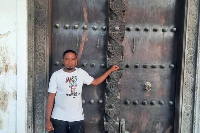 Zanzibar Stone Town Historical Tour and Spice Farm Tour - Jambo Spice Farm: Smell, Pick, Taste, Then Eat What You Learned