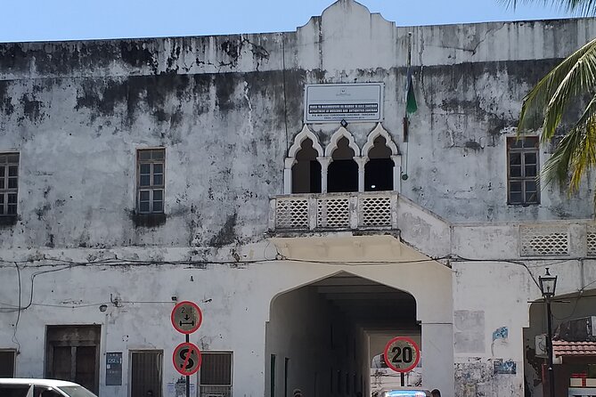Zanzibar Stone Town: Historical Walking Tour With a Local Guide - Weather, walking, and a few smart tips