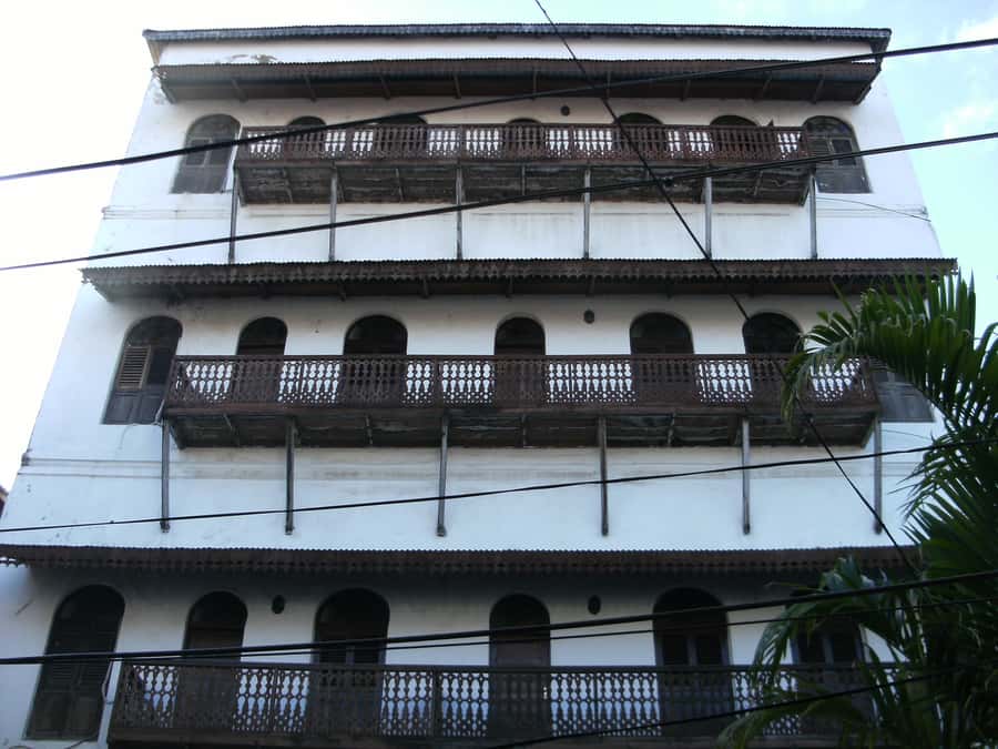 Zanzibar: Stone Town & Spice Farm Tour with Lunch - Stone Town starts with the Old Fort and the market pulse