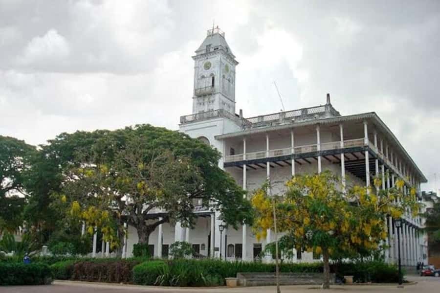 Zanzibar: Stone Town Walking Tour with Guide - A 3-hour route built for first-time bearings