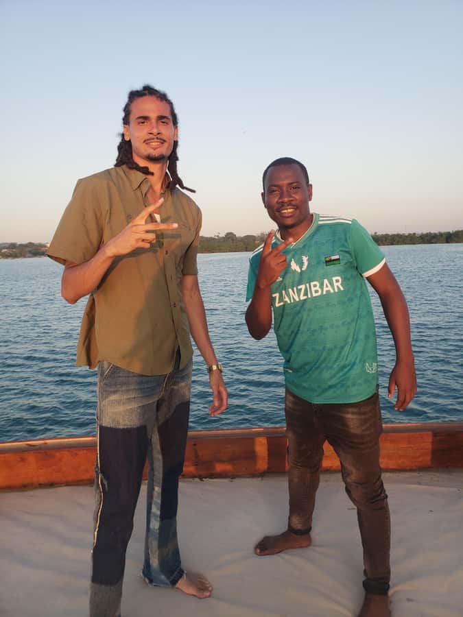 Zanzibar: Sunset Dhow Cruise in Stone town - Snacks, soft drinks, and the live violin factor